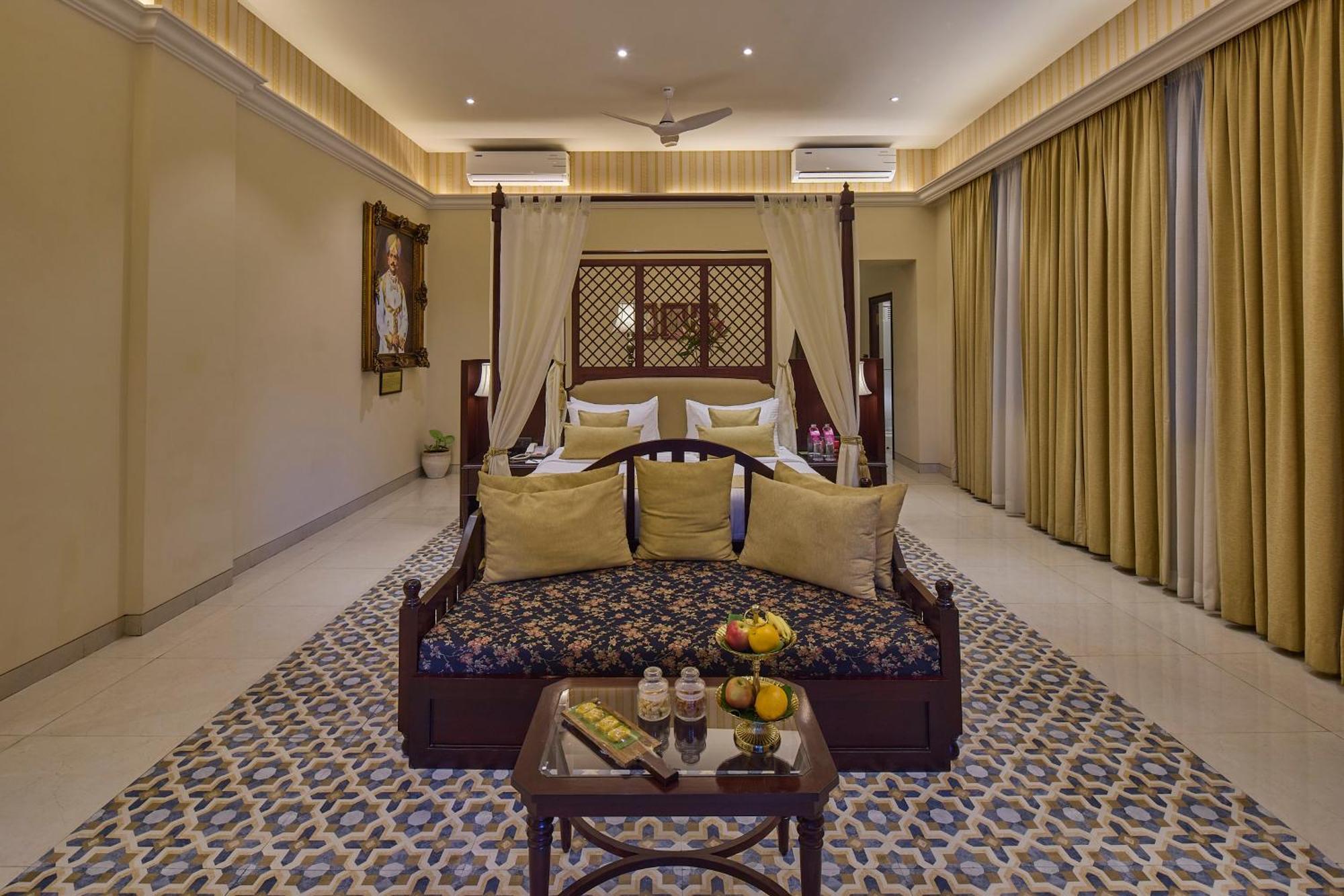 Royal Orchid Metropole Mysore Eksteriør bilde
